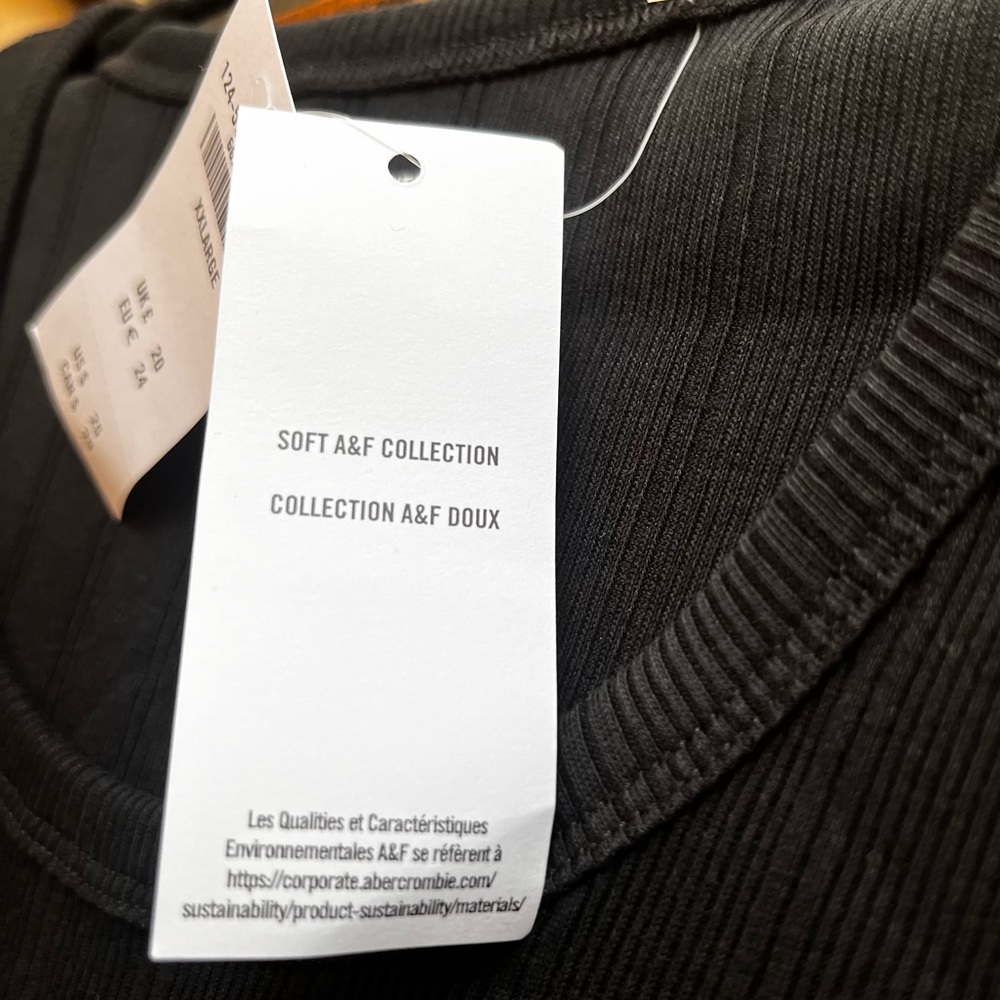 A&F NWT XXL BLACK Ribbed Tank - Picture 10 of 10